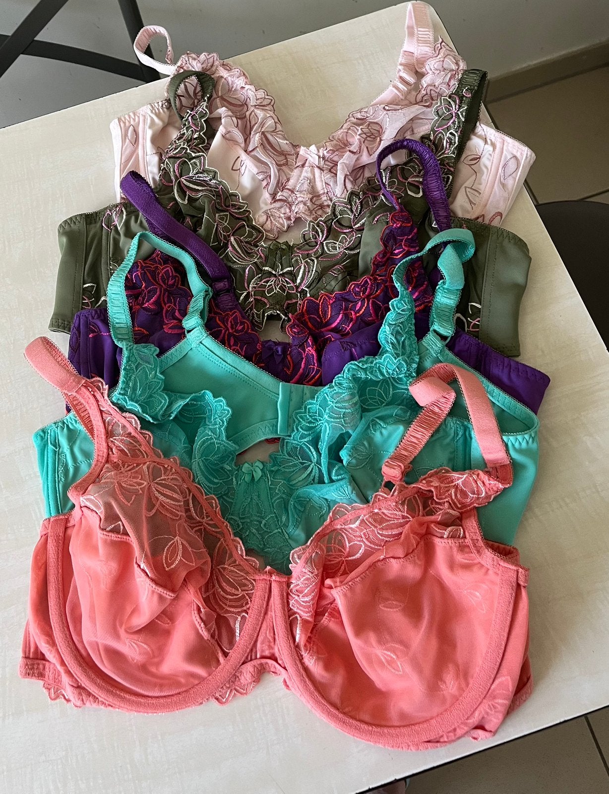5 bhs maat 85D Hunkemöller, Vêtements | Femmes, Sous-vêtements & Lingerie, Enlèvement, Autres couleurs, Soutien-gorge