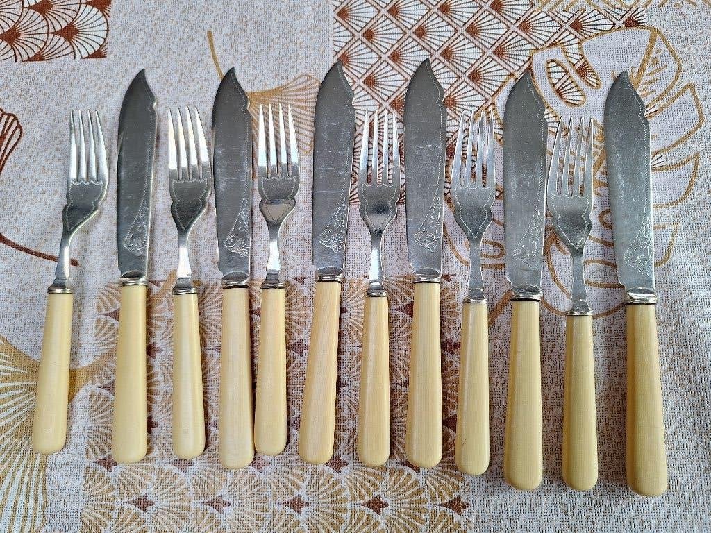 Jolis couverts à poisson vintage en métal argenté, Maison & Meubles, Vintage, Composites, Argent, Enlèvement