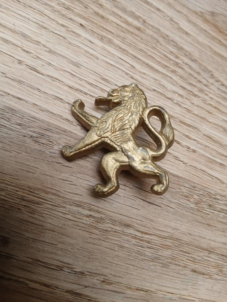 Insigne lion belge fabrication économique en plastique, Collections, Envoi, Armée de terre, Emblème ou Badge