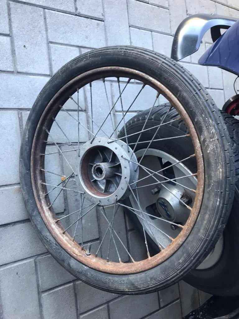 Roue moto ancêtre, Enlèvement, Comme neuf
