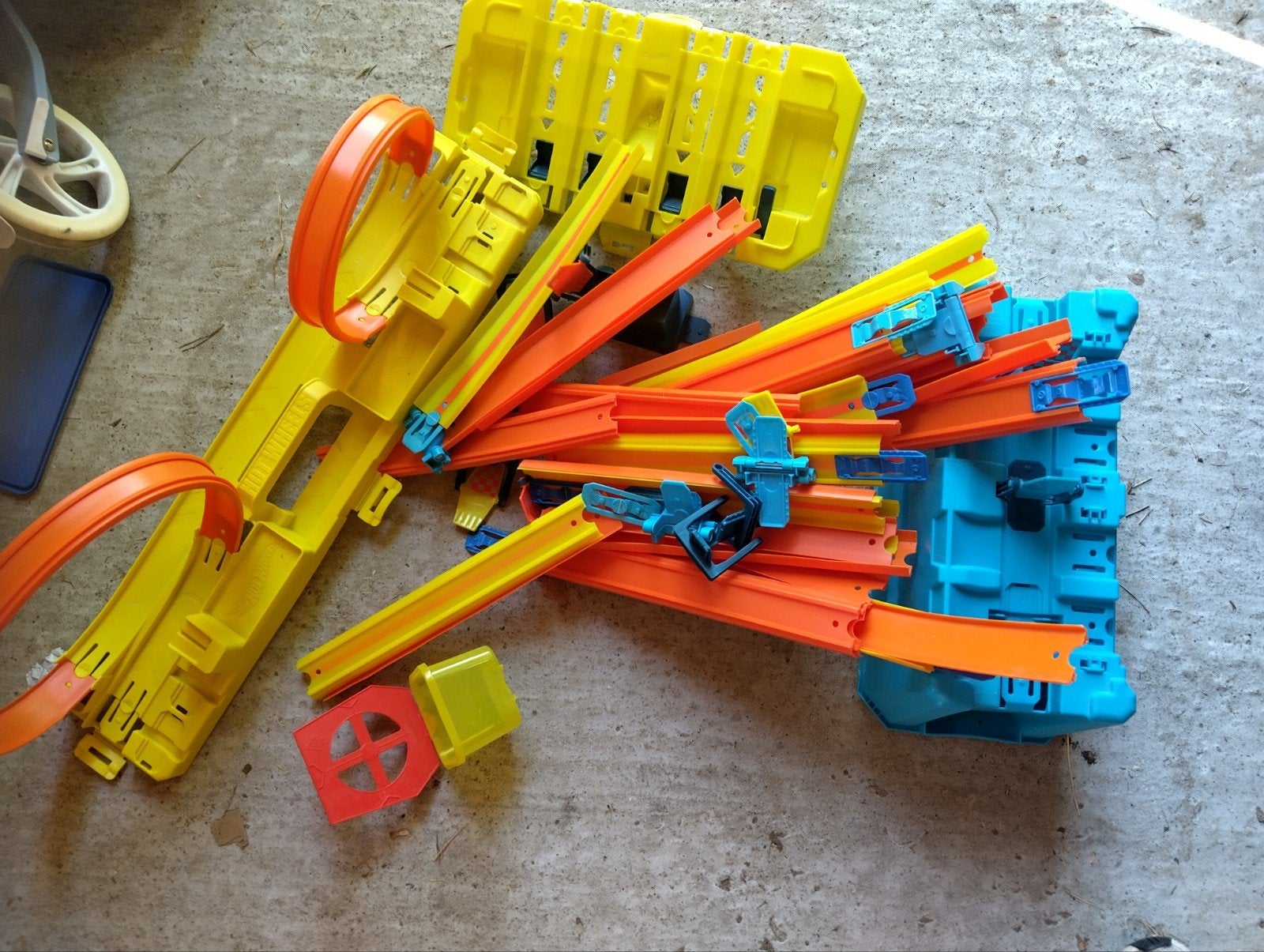 Hot wheels track builder gravity box + builder unlimited, Enlèvement, Hot Wheels