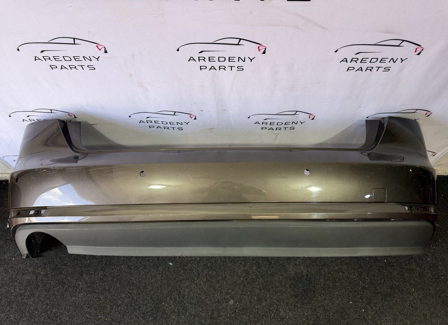 Audi A4 8W B9 Achterbumper Sedan Basis 4xPDC LY8S 8W5807511F, Auto-onderdelen, Gebruikt, -, -, Achter