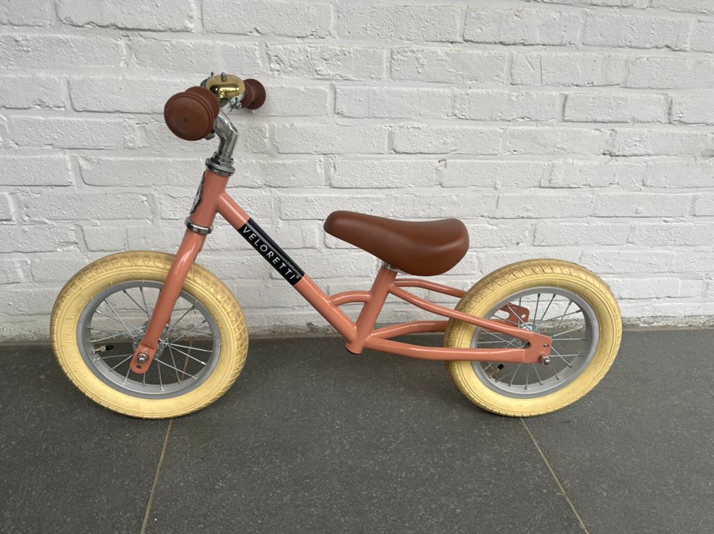 Veloretti mini loopfiets blazing salmon, Ophalen, Zo goed als nieuw, Loopfiets