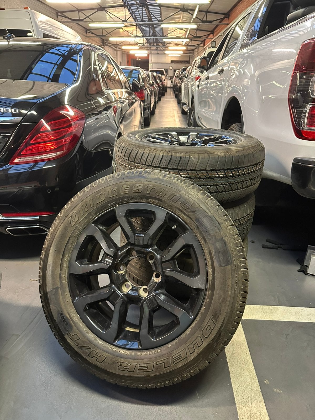 Velgen en banden van Toyota Land Cruiser en Hilux Invincible, Auto-onderdelen, Banden en Velgen, Ophalen, Band(en)