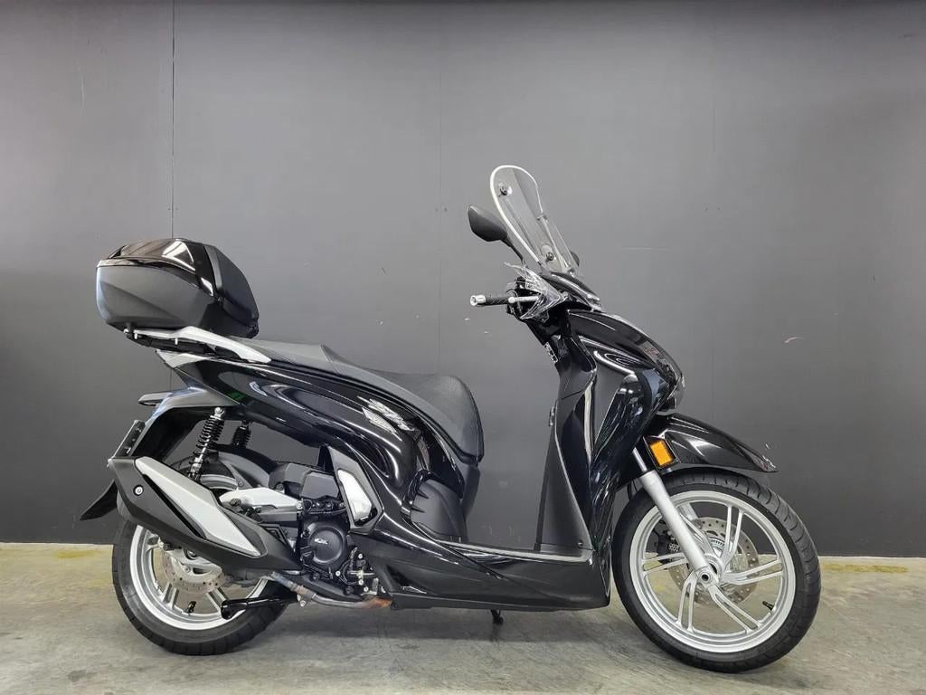 Honda SH 350 (A2) (bj 2024), Motoren, Scooter, Bedrijf, 350 cc, 12 t/m 35 kW