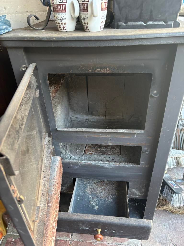 Houtkachel met glasdeur + accessoires (zeer stevig), Ophalen, Zo goed als nieuw