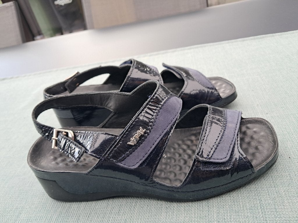 te koop : mooie damesschoenen maat 35, Ophalen of Verzenden, Zo goed als nieuw, Zwart
