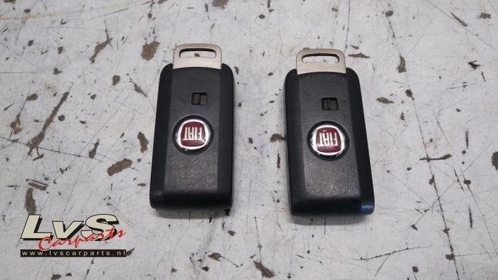 Clé d'un Fiat Fullback, Autos : Pièces & Accessoires, Autres pièces automobiles, Fiat, Utilisé, 3 mois de garantie, Enlèvement ou Envoi