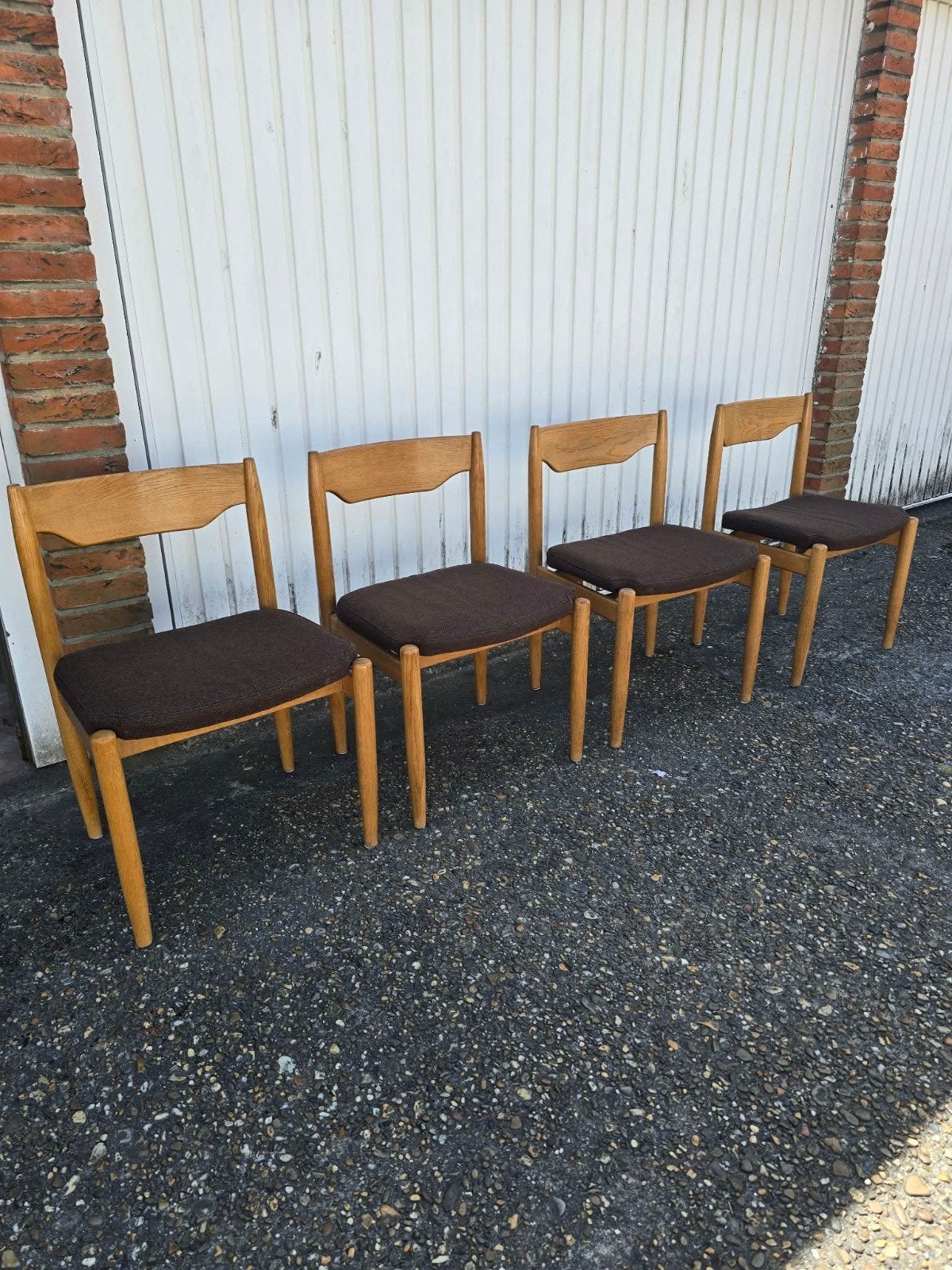 4  vintage design scandinavisch stoelen, Ophalen, Hout, Gebruikt, Bruin
