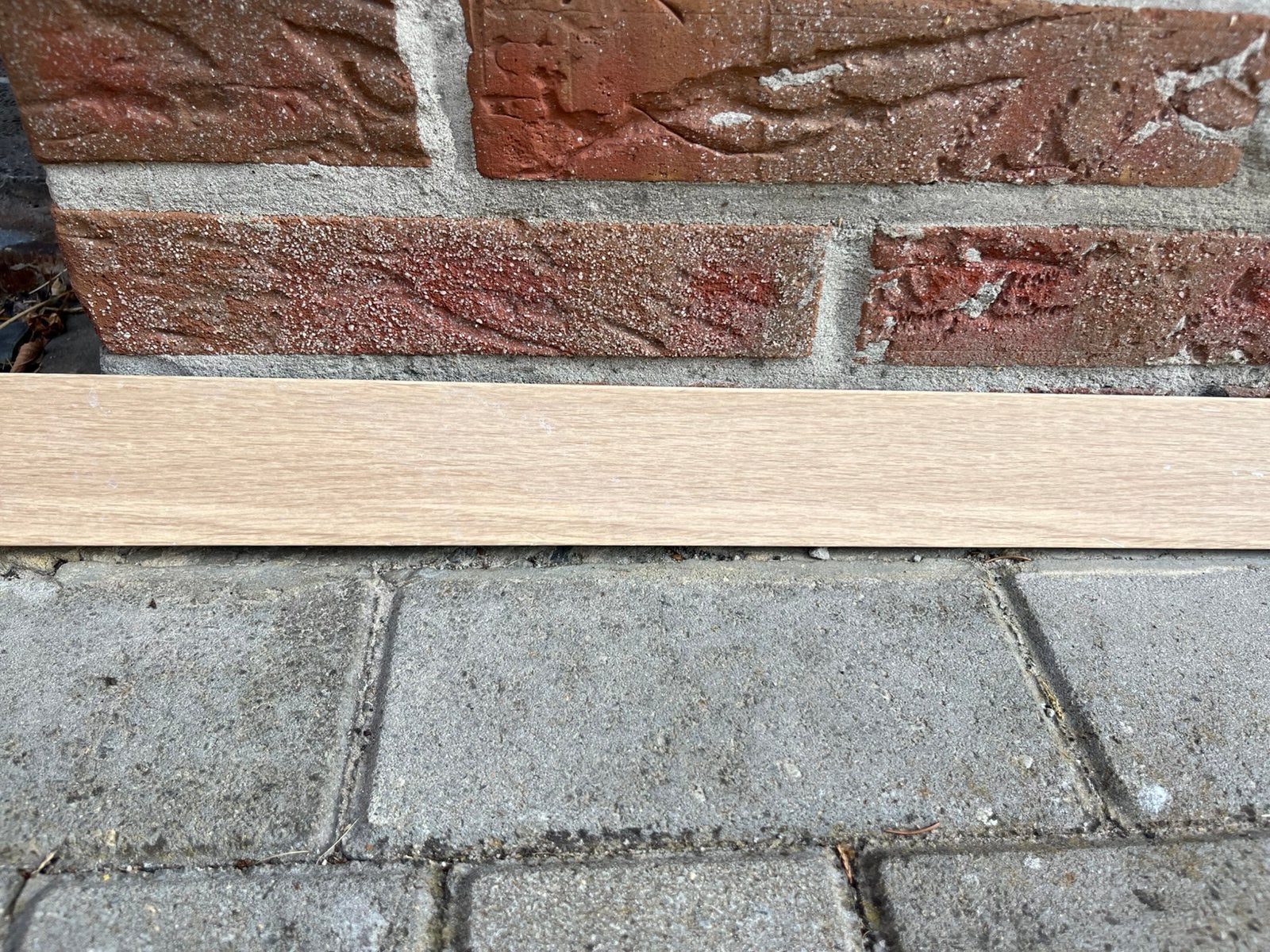 6 Plinten 240cm, Doe-het-zelf en Bouw, Ophalen, Zo goed als nieuw, Plinten