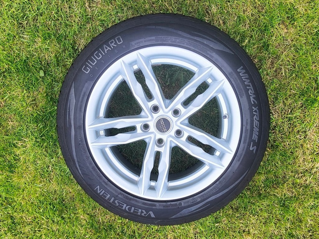 Wielset Toyota CHR 17", Autos : Pièces & Accessoires, Pneus & Jantes, Pneu(s), Pneus hiver, 17 pouces, 215 mm, Véhicule de tourisme