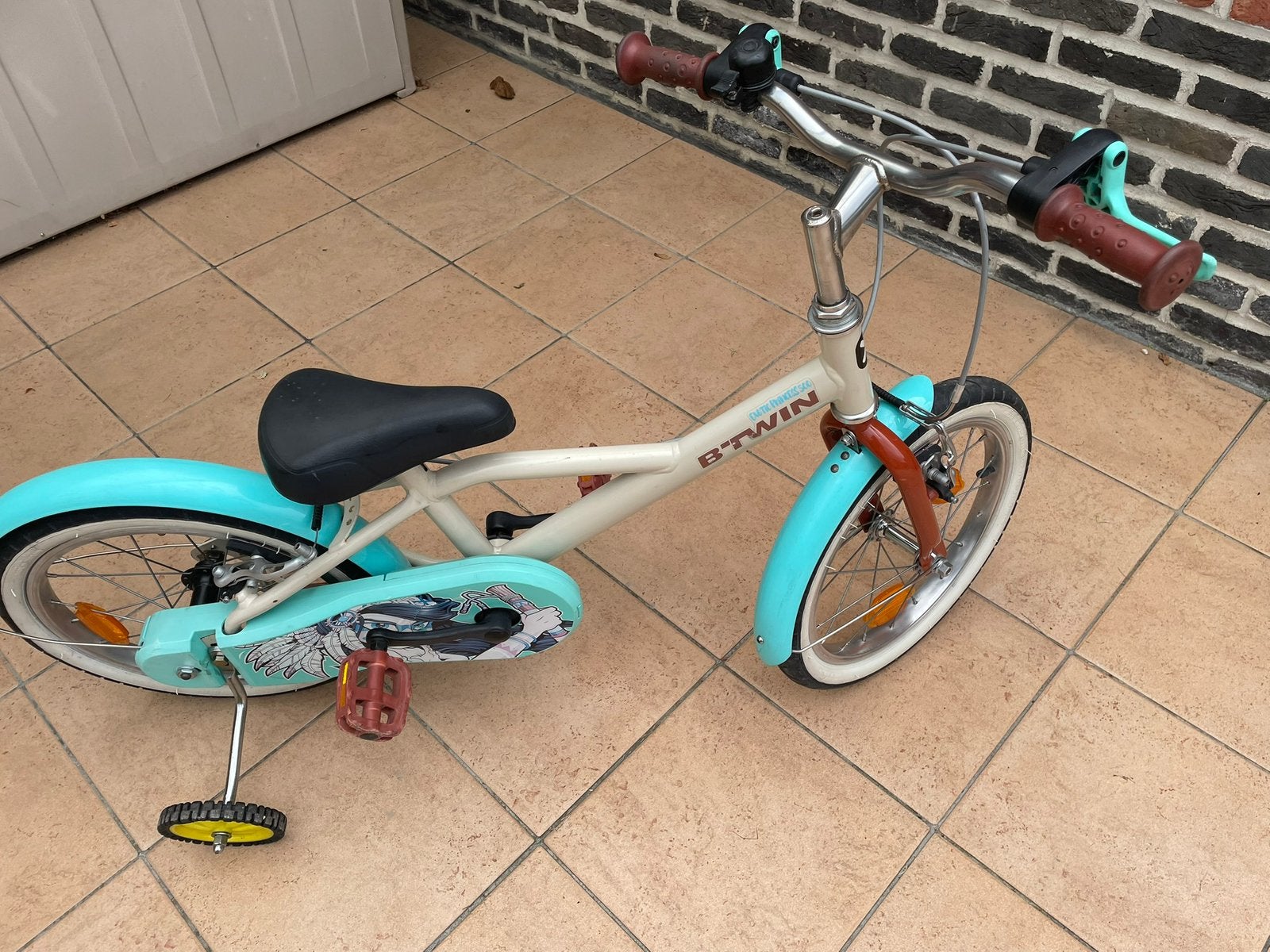 Vélo pour enfants 16 pouces avec roues d'entraînement, Enlèvement, Comme neuf, Stabilisateurs