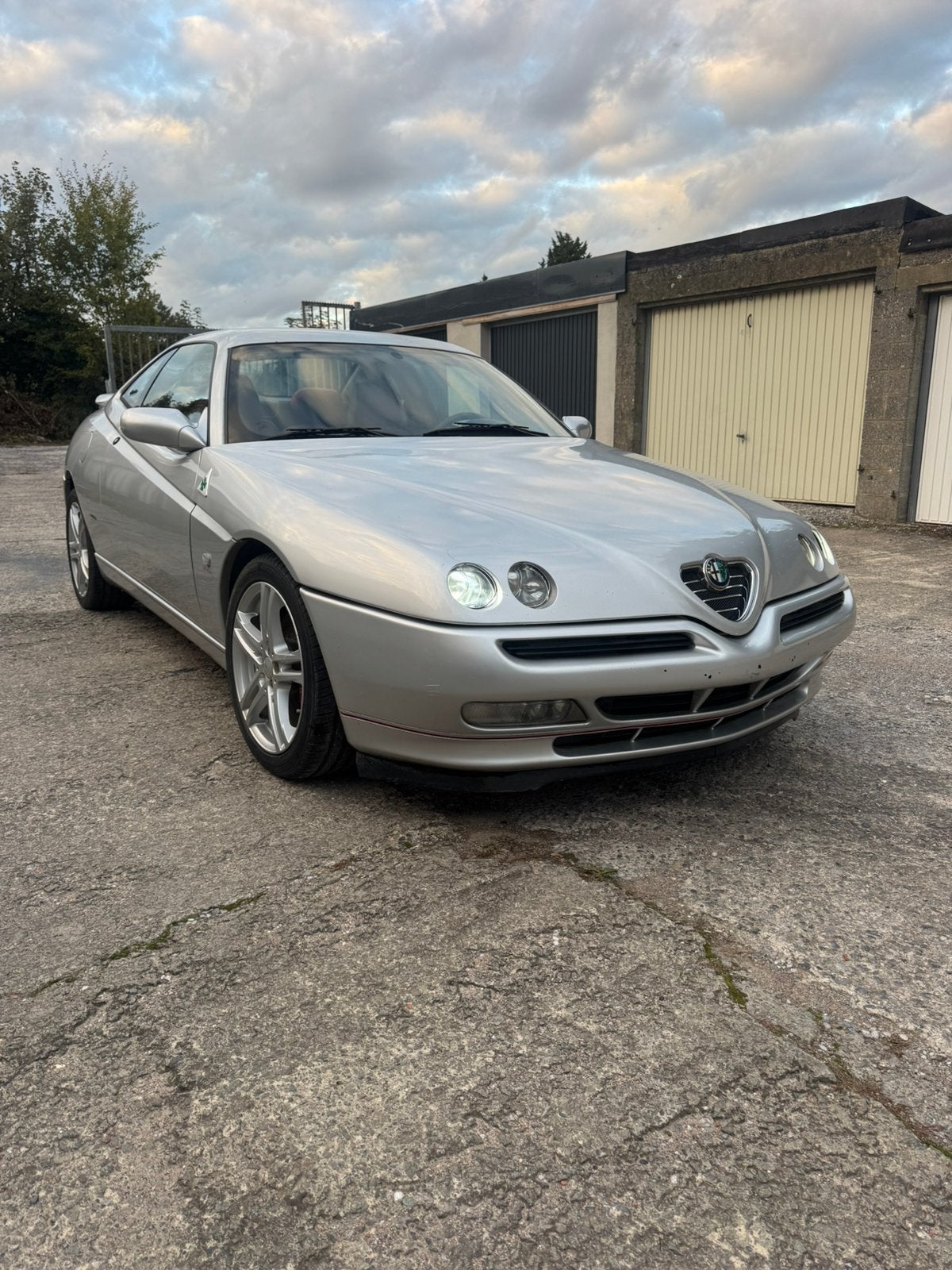 Alfa romeo gtv 1.8 année 2000 avec 162000 km, Cuir, Argent ou Gris, Achat, Boîte manuelle