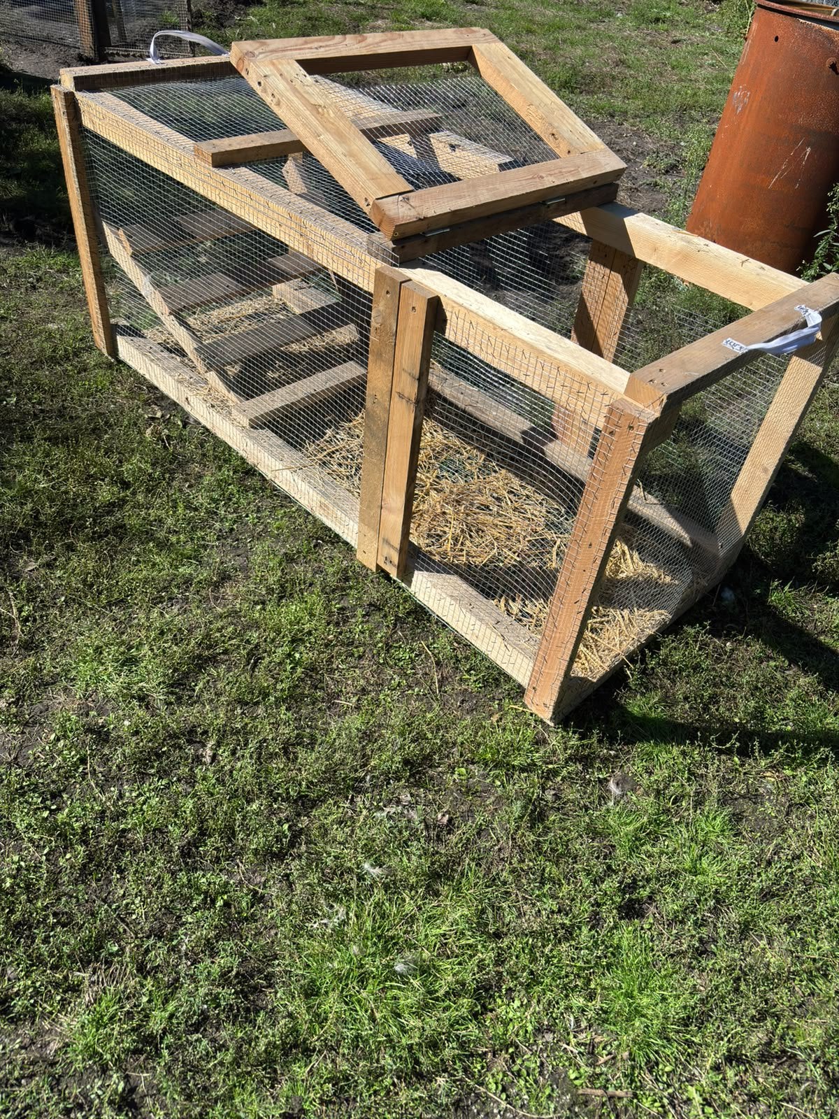 Mooie, stevige houten kooi