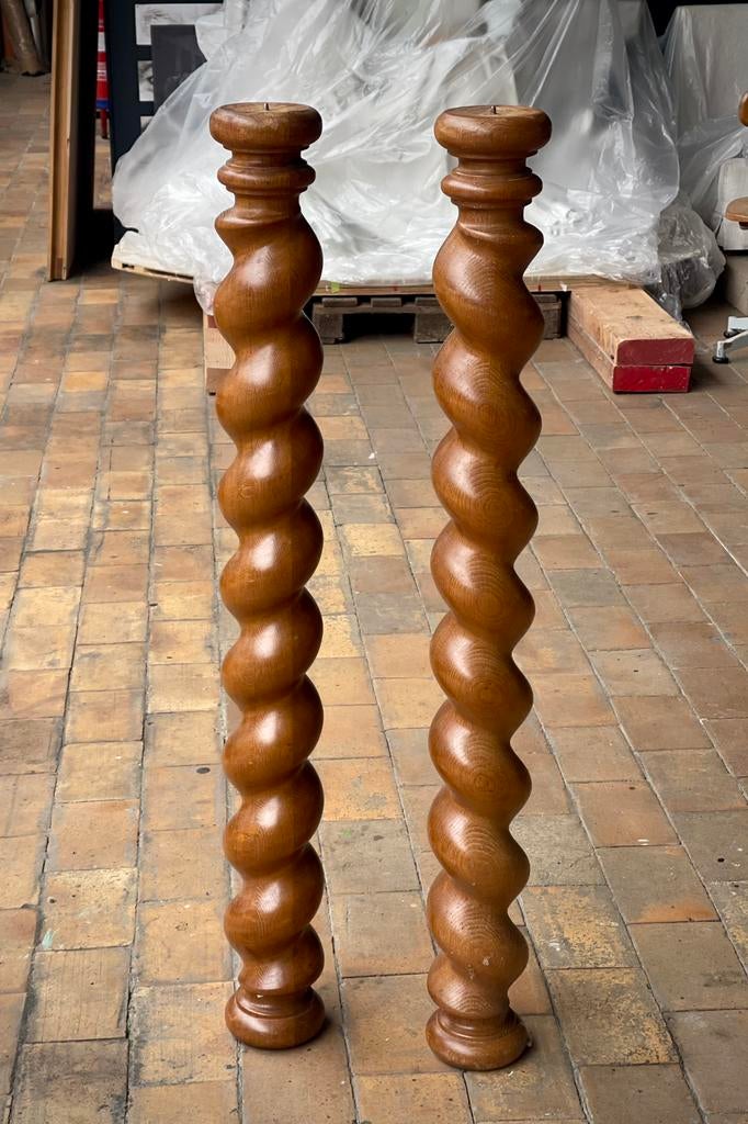 2 spiraalvormige pilaren massief eik 123cm, Huis en Inrichting, Ophalen, Zo goed als nieuw