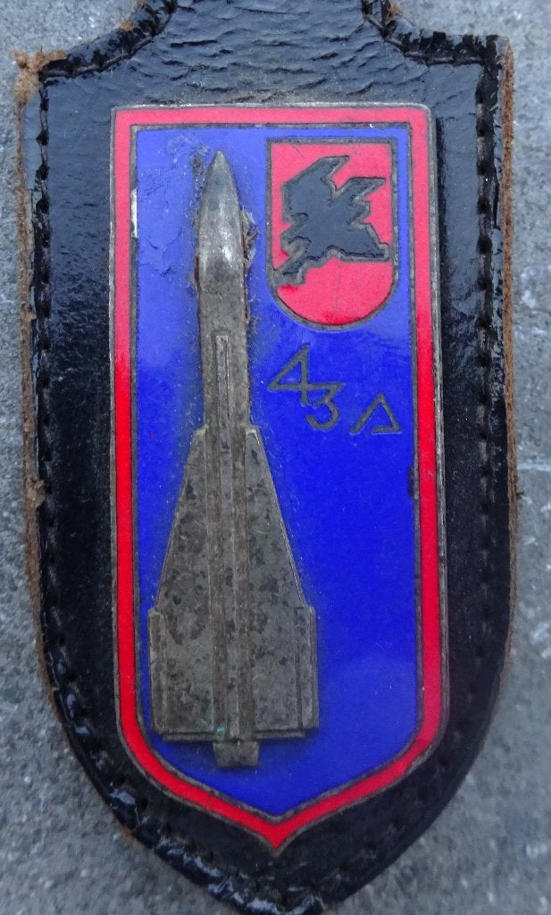 BELGIQUE: ABL / 43EME BATAILLON D'ARTILLERIE - BRELOQUE, Verzamelen, Verzenden, Landmacht, Embleem of Badge