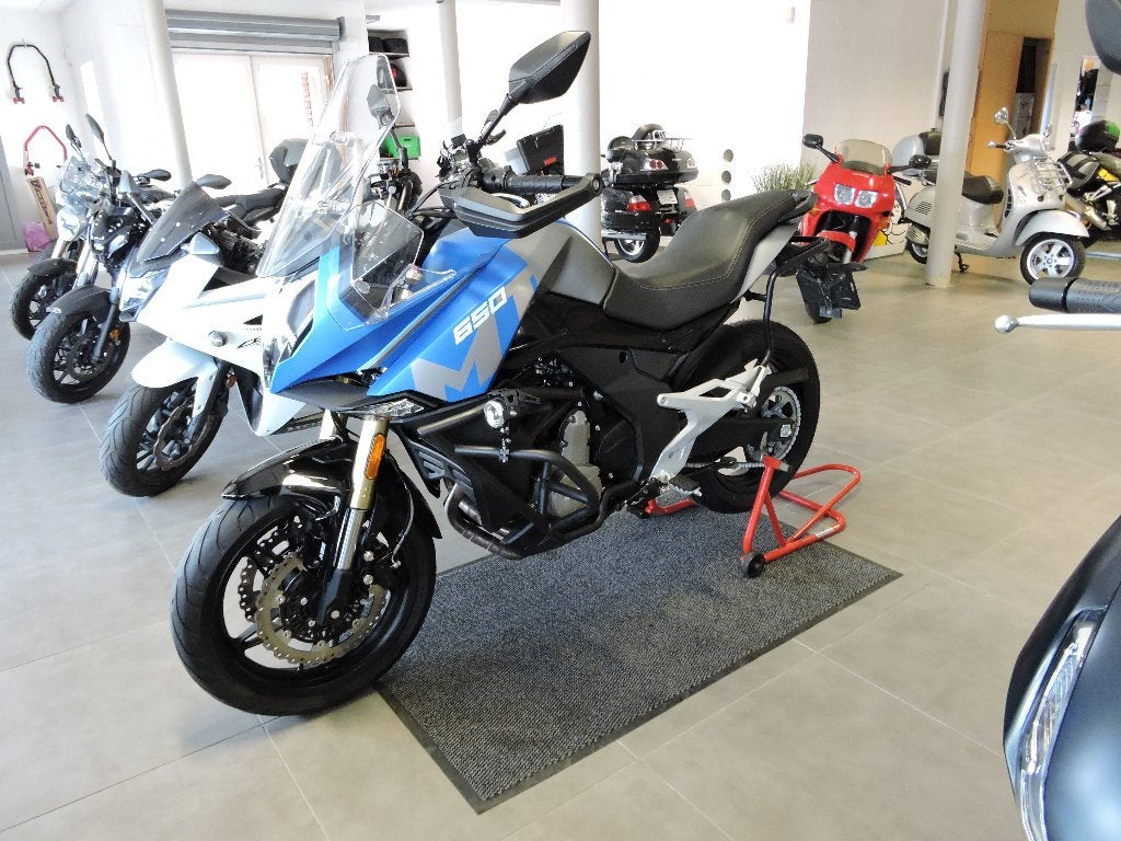 CF MOTO MT 650, Tourisme, Entreprise, Plus de 35 kW, 2 cylindres