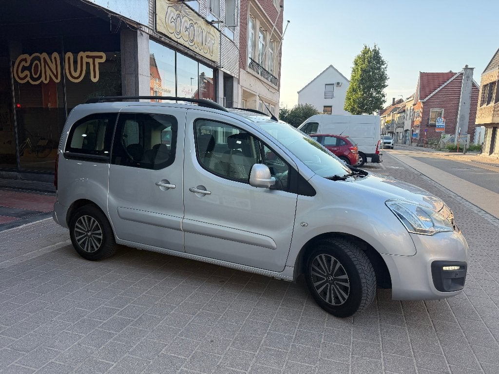 Peugeot Partner 1.6HDI Euro 6 Navigatie Airconditioning 90 k, 4 deurs, Stof, Euro 6, Bedrijf