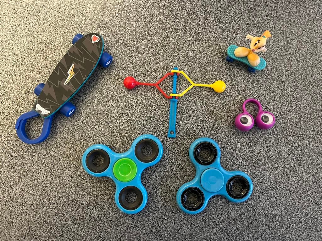 2 fidget spinners + andere speeltjes, Enlèvement ou Envoi