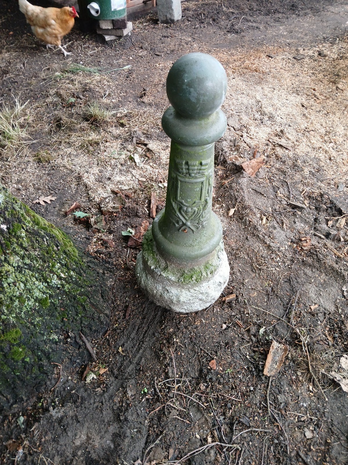 2 palen IRIS Brx ( 1 met beton aan voet en 1 zonder ), Ophalen of Verzenden, Beton