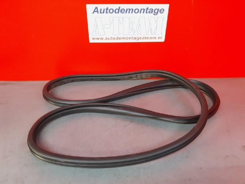 JOINT DE PORTE ARRIÈRE DROIT Mazda 3 Sport (BP) (01-2018/-), Utilisé, Mazda