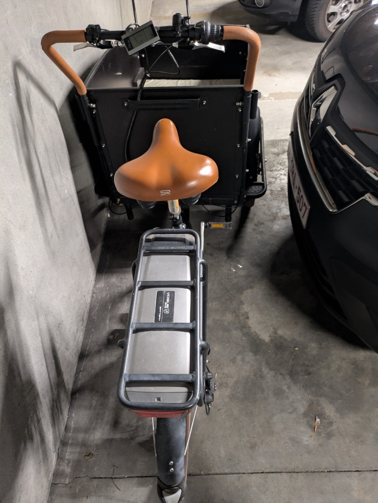 Zwarte bakfiets, Ophalen