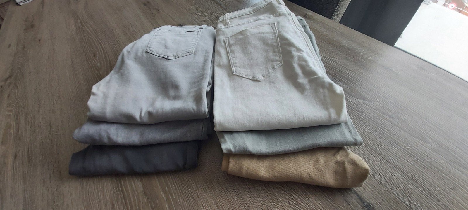 Jeansbroeken maat 38 per stuk 1€, Kleding | Dames, Overige Dameskleding, Ophalen