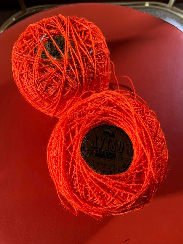 2 pelotes orange 50% acrylique et 50% viscose, Enlèvement ou Envoi, Comme neuf