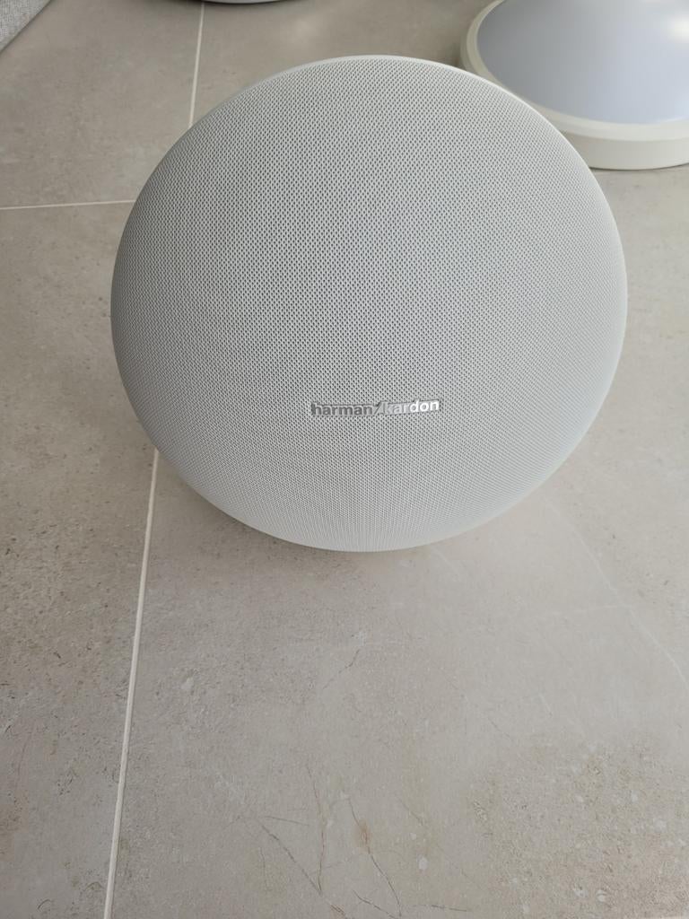 Harman Kardon Onyx Studio 3, twee stuks (ophalen Oostende), Enlèvement, Comme neuf, 60 à 120 watts, Haut-parleur central