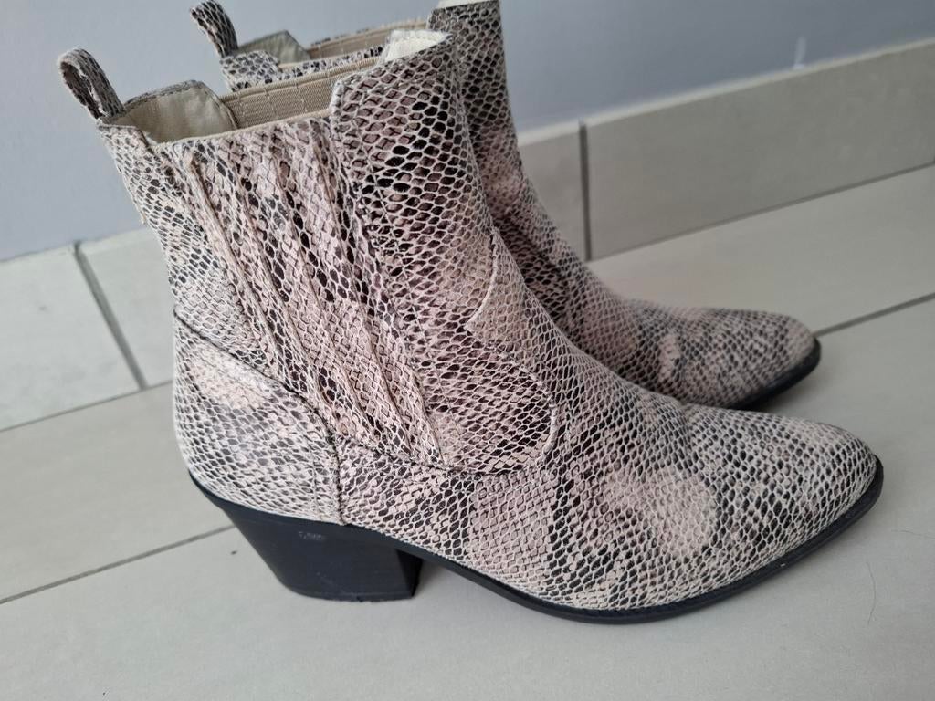 Enkel laarsjes Trend one young maat 37 € 10, Ophalen of Verzenden, Zo goed als nieuw