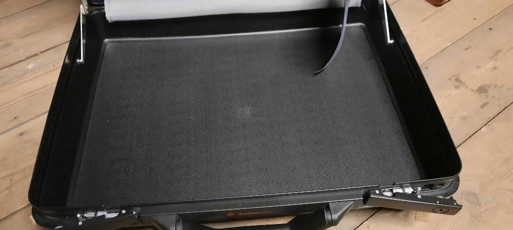 attaché case Samsonite, Neuf, 30 à 40 cm, Enlèvement, Porte-documents ou Cartable