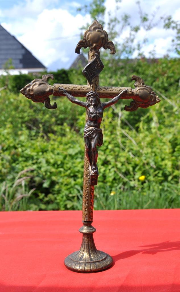 crucifix a poser en cuivre, Enlèvement ou Envoi