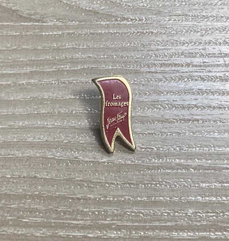 PIN - LES FROMAGES JEAN FAUP - FROMAGE - KAAS, Envoi, Utilisé, Marque, Insigne ou Pin's