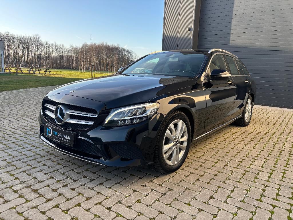 Mercedes-Benz C 220 d Avantgarde AUT Trekhaak LED Koffersl., Auto's, Automaat, Achterwielaandrijving, 4 cilinders, Zwart