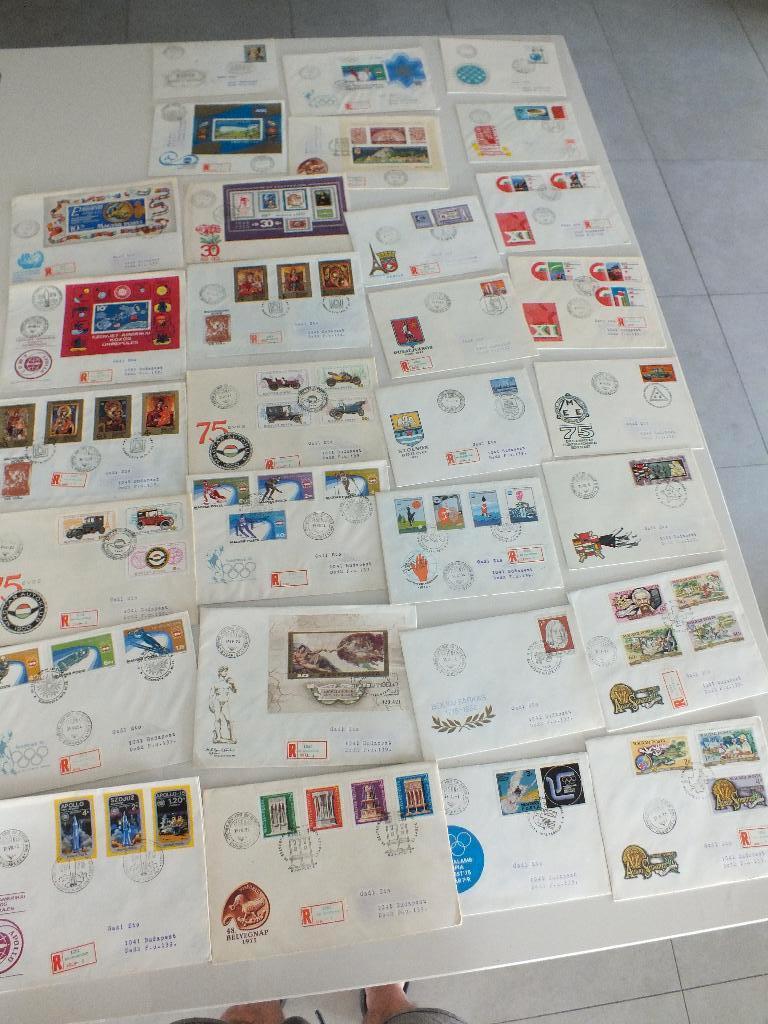 Magyar Posta -Hongarije 1975 - 30 omslagen met postzegels., Timbres & Monnaies, Timbres | Europe | Hongrie, Envoi, Affranchi