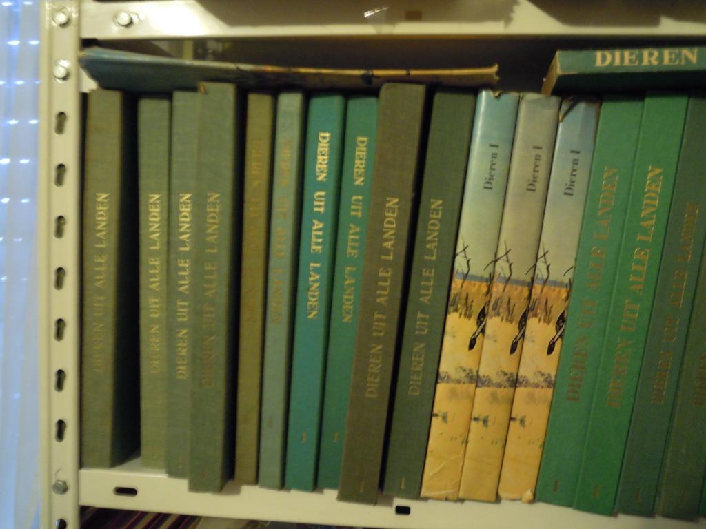 30 x Animaux de tous les pays partie 1 (Artis), Livres, Enlèvement ou Envoi, Utilisé, Artis, Album d'images
