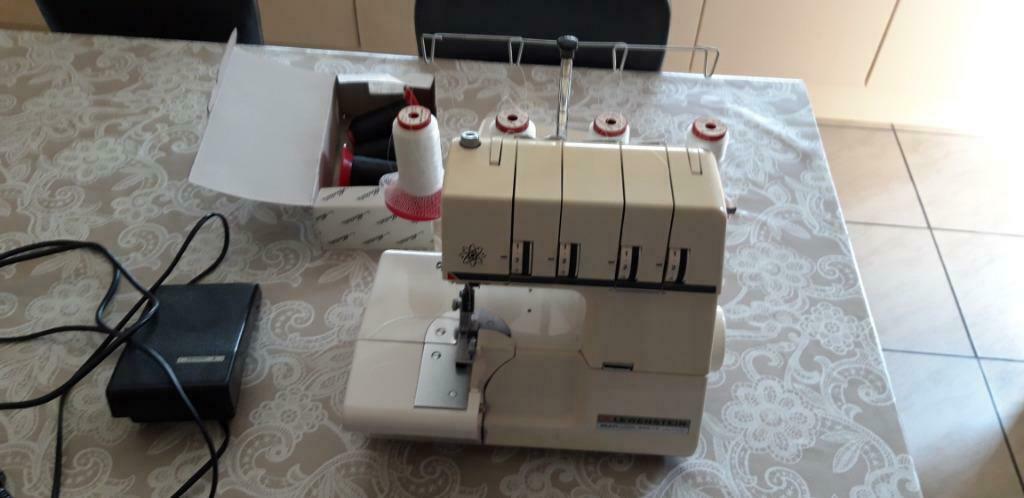 Lockmachine, Hobby en Vrije tijd, Naaimachines en Toebehoren, Zo goed als nieuw, Lockmachine, Lewenstein, Ophalen