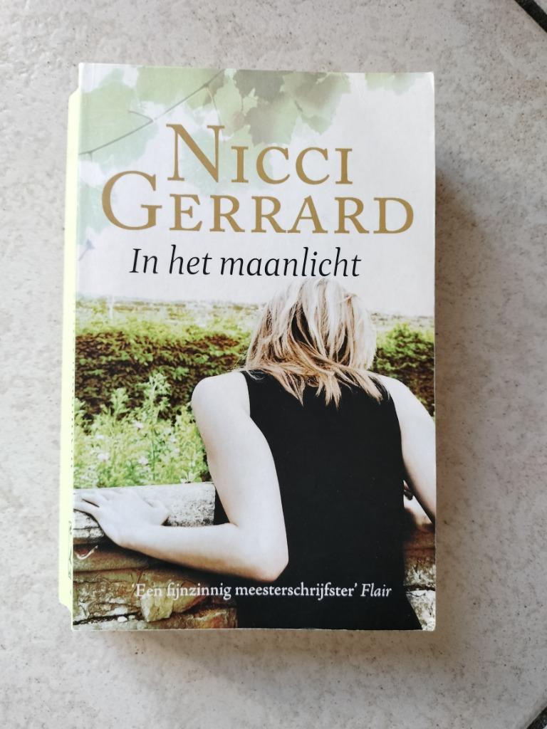 Boek NICCI GERRARD - In het maanlicht, Belgique, Utilisé, Nicci Gerrard, Envoi