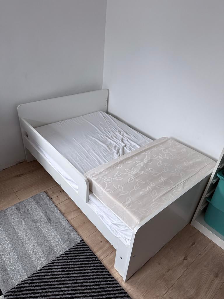 Peuter / een persoons bed, Ophalen, Zo goed als nieuw