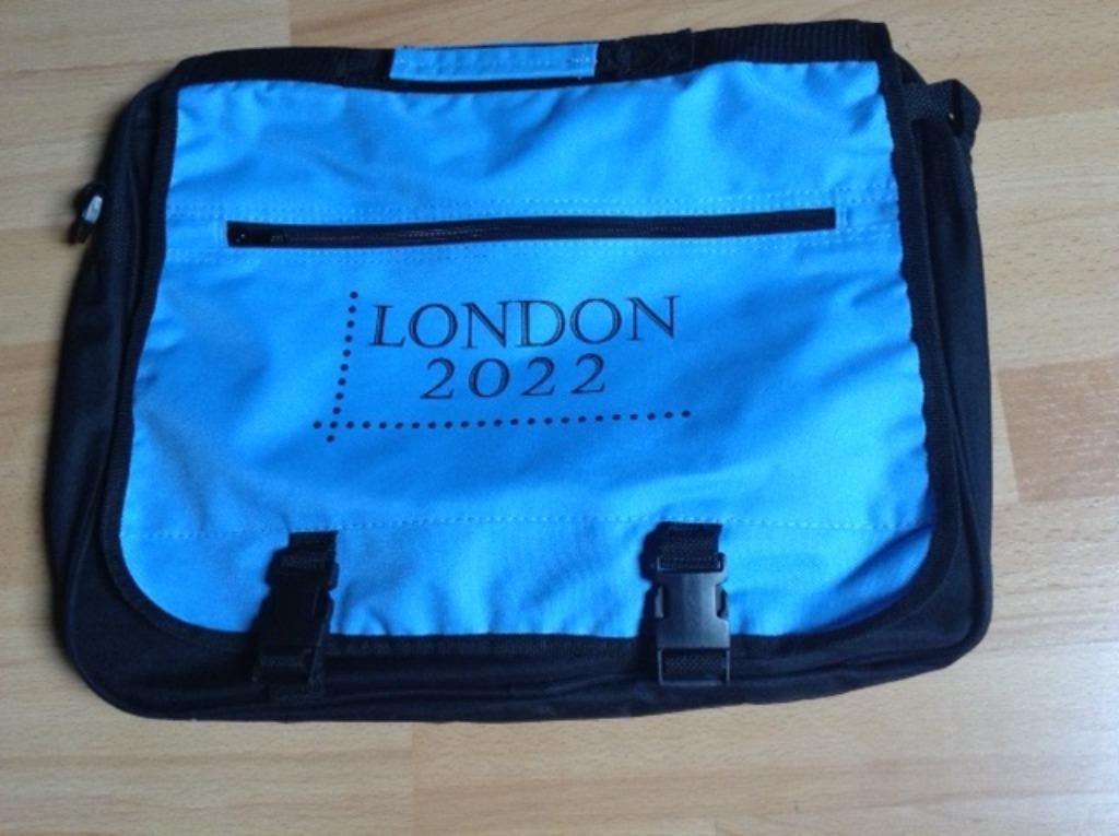 laptoptas - model London 2022, Computers en Software, Laptoptassen, Ophalen of Verzenden, 13 inch, Zo goed als nieuw, Schoudertas