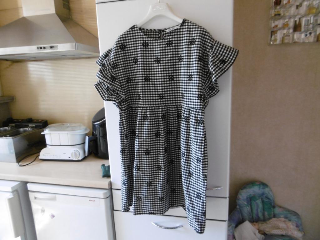 vêtements robe femme marque zara basic taille L blanc/noir, Taille 42/44 (L), Enlèvement ou Envoi, Au-dessus du genou, Comme neuf