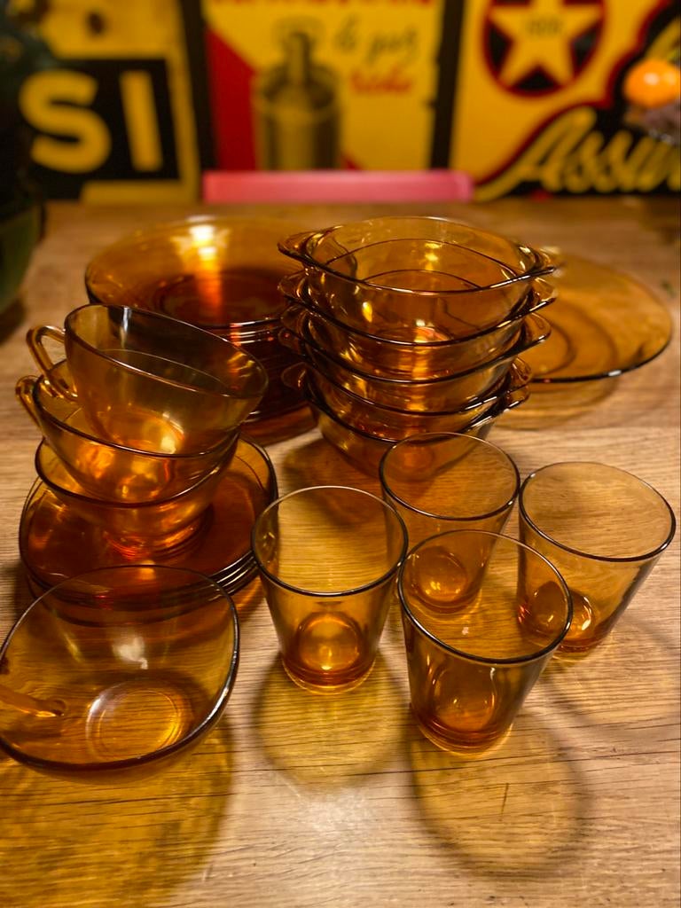 Vaisselle séparée en verre Arcopal de couleur ocre typique, Enlèvement ou Envoi