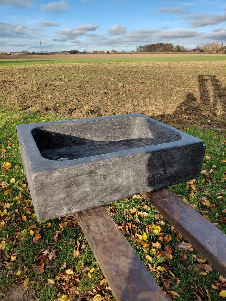 Arduinen wasbak, volledig opgekuist, Ophalen, Steen