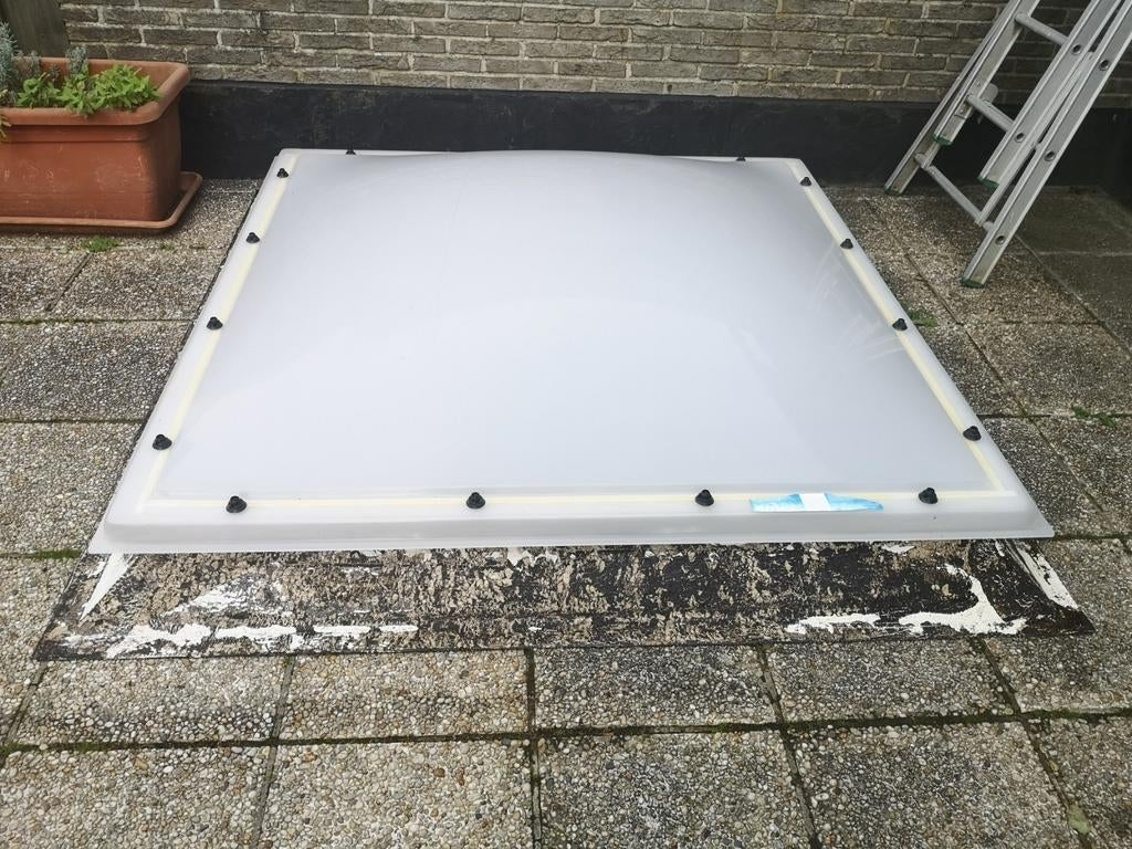 DUBBELWANDIGE KOEPEL, ACRYL, elektrisch.!, Tuin en Terras, Ophalen, Zo goed als nieuw
