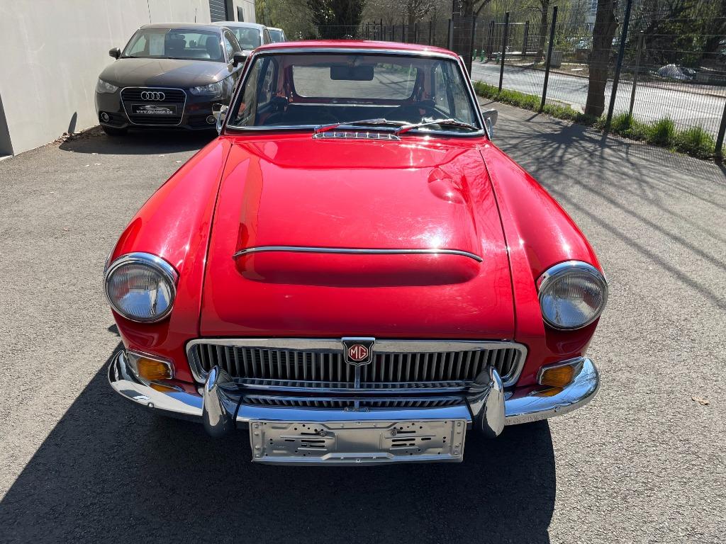 MG MGC GT 6 cyl 3.000 cc  Boite manuel 1968, Auto's, Achterwielaandrijving, Zwart, Leder, Bedrijf
