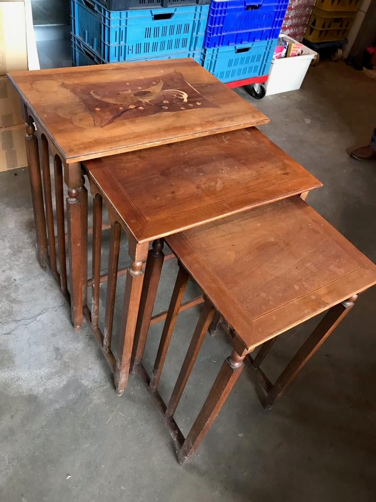 3-delige set bijzettafels, Ophalen