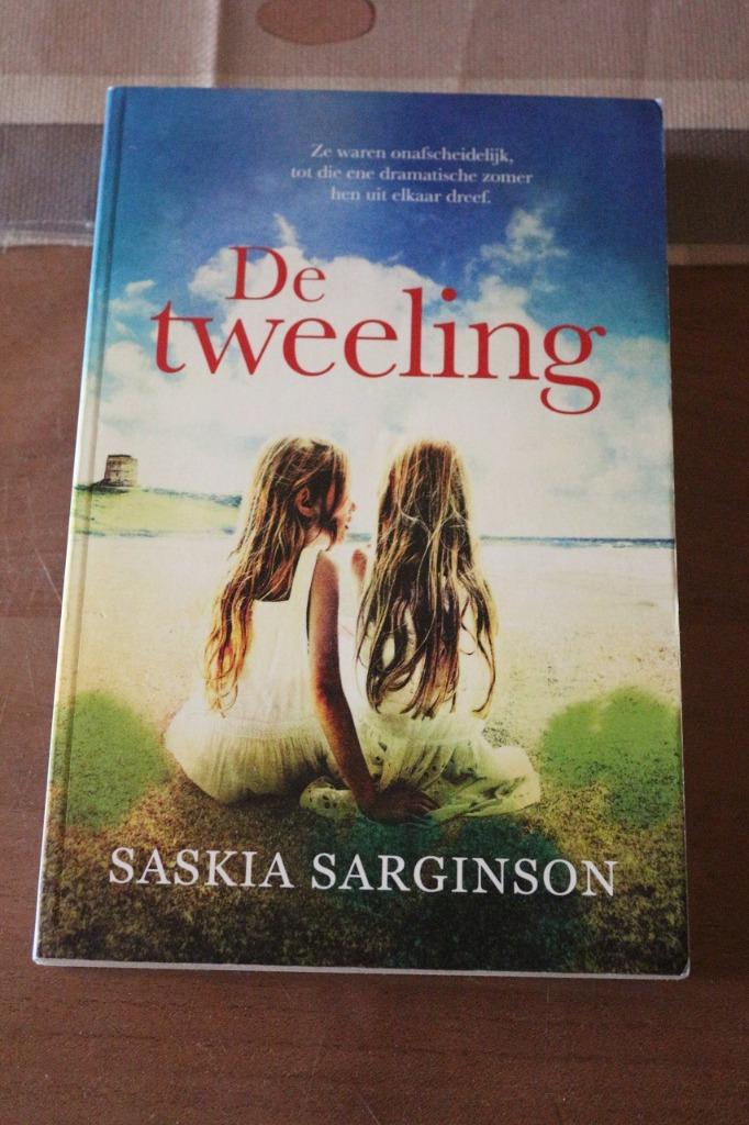 *De tweeling - Saskia Sarginson, Ophalen of Verzenden, Zo goed als nieuw, Europa overig