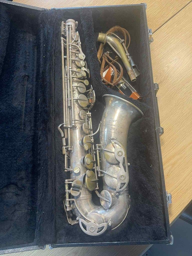 Saxophone Alto PIERRET, Muziek en Instrumenten, Ophalen of Verzenden, Gebruikt, Alt, Met koffer