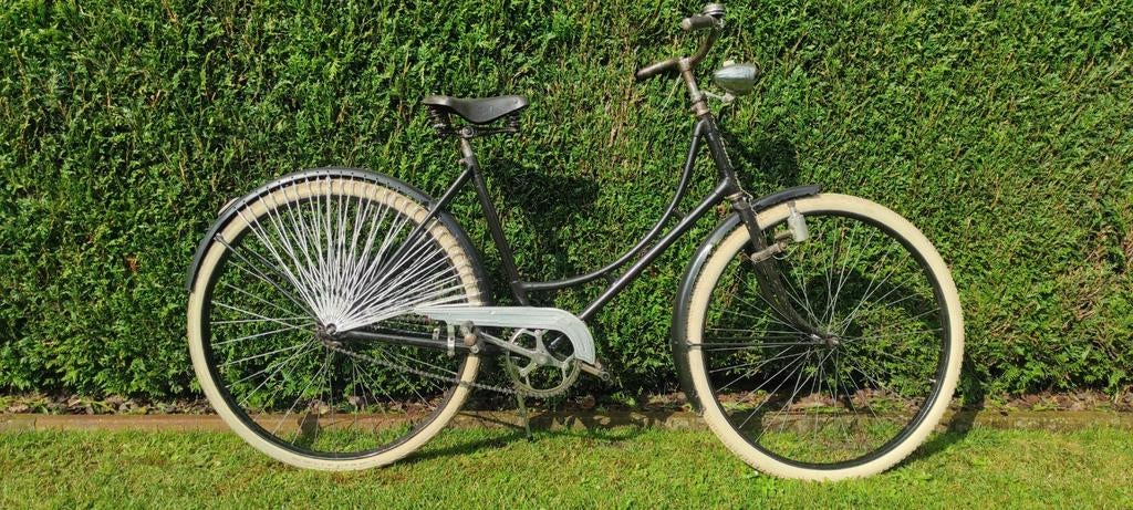 Dames oldtimer fiets, Fietsen en Brommers, Fietsen | Oldtimers, Ophalen of Verzenden