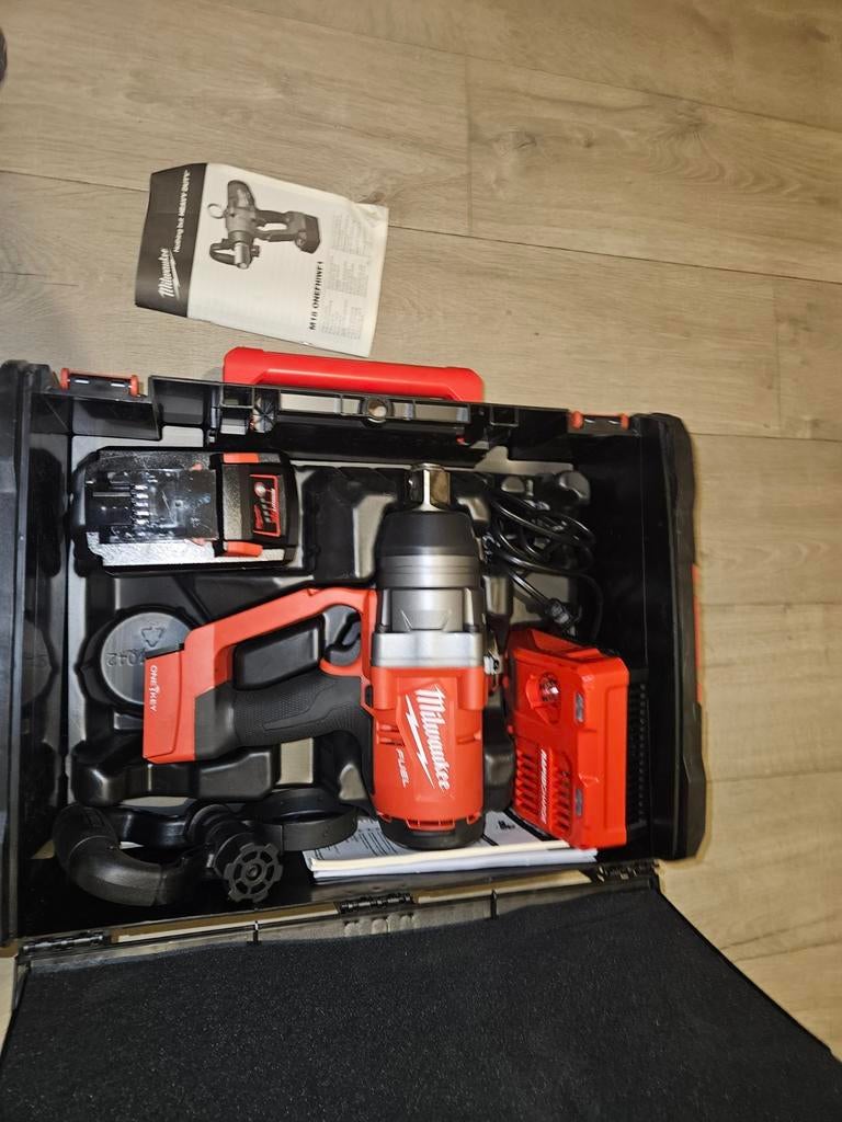 Milwaukee M18 slagmoersleutel set, Doe-het-zelf en Bouw, Gereedschap | Boormachines, Ophalen